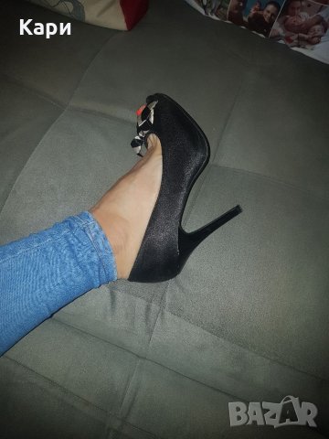 Сатенени обувки на ток 38, снимка 1