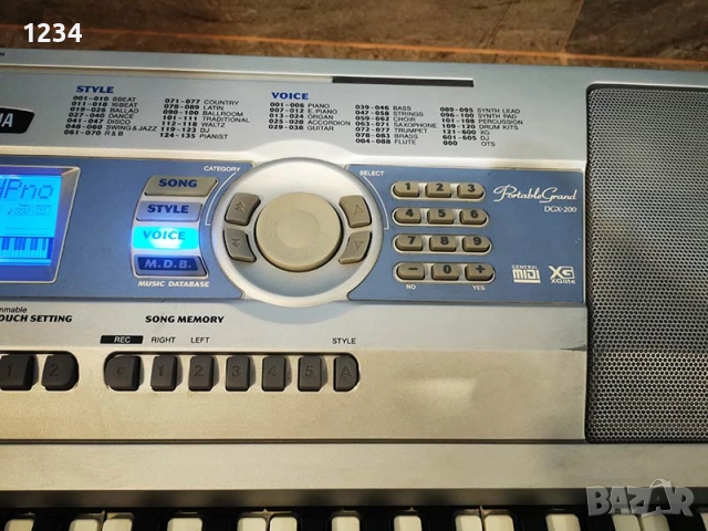 синтезатор клавир пиано YAMAHA DGX-200 с 6 октави и динамична клавиатура , снимка 8 - Синтезатори - 51968739