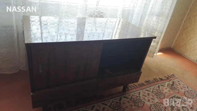 ПОДАРЯВАМ барче за телевизор