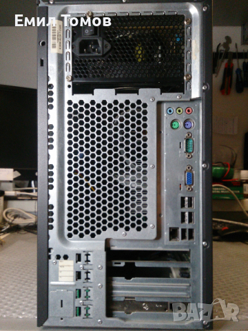 Марков настолен компютър Fujitsu Esprimo, снимка 2 - Работни компютри - 36492832