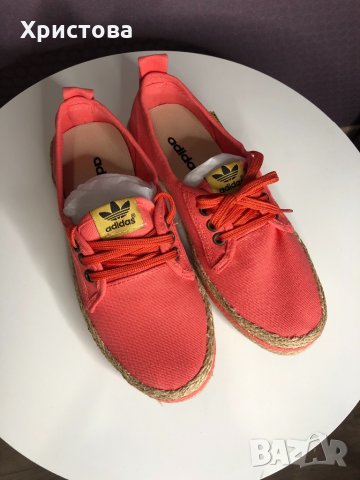 Дамски обувки adidas, снимка 2 - Маратонки - 32596757