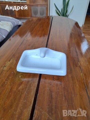 Стара фаянсова закачалка