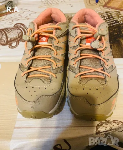 Туристически обувки North Face, снимка 2 - Маратонки - 48324465