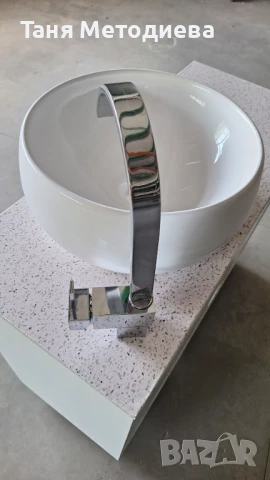 Реновиран бял шкаф за баня с модерна мивка тип купа и луксозна батерия, снимка 5 - Мивки - 51129855