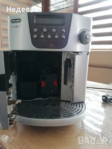 Кафемашина робот Delonghi Magnifica 200лв, снимка 4 - Кафемашини - 48892568