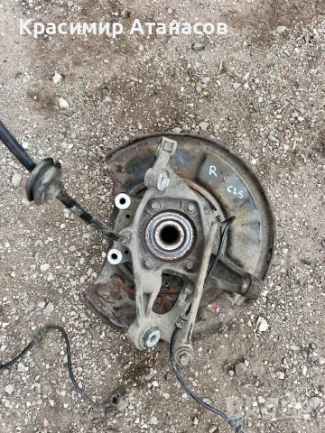 Шенкел главина задна десен  за Мерцедес CLS. W219., снимка 3 - Части - 49547270