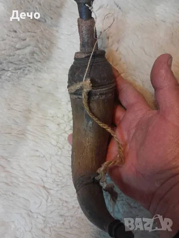 100+ годишна Изключително Автентична Рогова барутница близка до Музеен експонат, снимка 7 - Антикварни и старинни предмети - 48372379