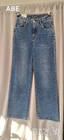 Широки дънки с капси