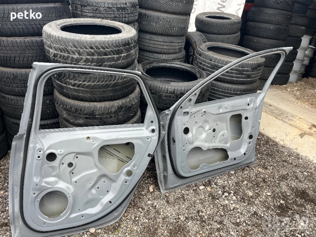 Продавам предна и задна врата за АудиA6 c7 десни., снимка 3 - Части - 52865253