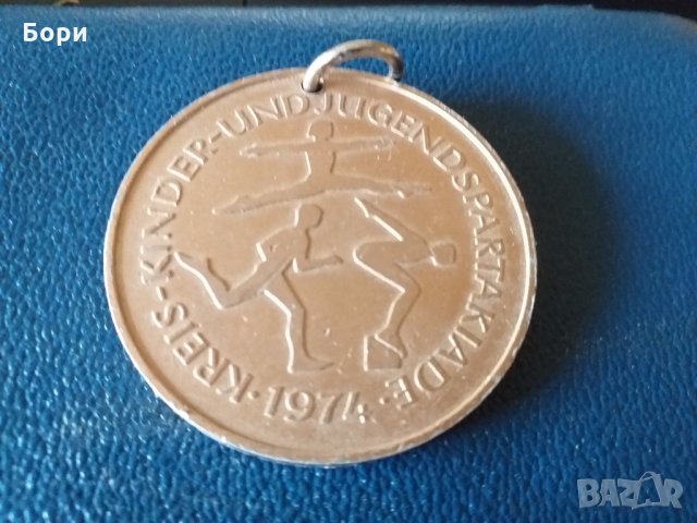 Медал Kreis Kinder und Jugend Spartakiade 1974 DTSB DDR JP FDJ, снимка 2 - Други ценни предмети - 28393393