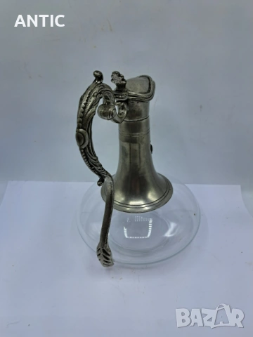 Красив декантер със заоблено тяло и капак на панти. , снимка 4 - Антикварни и старинни предмети - 53428384