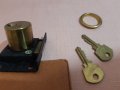 Стари брава за врата шкаф с ключета КНР и Шпионка Полша/СОЦ 1980 година нови с кутиите, снимка 2