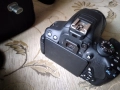 Предлагам фото камера Canon D700 , снимка 2