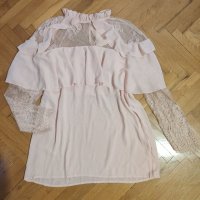 НОВИ дамски блузи с дантела и къдри в три цвята (размер М), снимка 3 - Блузи с дълъг ръкав и пуловери - 35361601