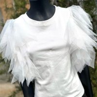 Дамска ефектна тениска в бяло с тюл, снимка 1 - Тениски - 40301374