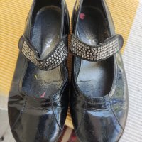 кожени балерини Escada, снимка 3 - Детски обувки - 43726798