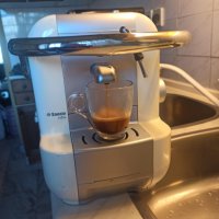 Кафе машина Лаваца мио с капсули, работи отлично , снимка 1 - Кафемашини - 38021408