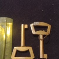 Два стари ключа от соца за секция ракла за КОЛЕКЦИОНЕРИ 25914, снимка 4 - Други ценни предмети - 43269294