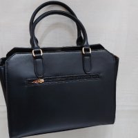 Дамска черна стилна чанта, снимка 4 - Чанти - 43849514