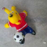 Куче футболист от киндер сюрприз, снимка 1 - Колекции - 37731284