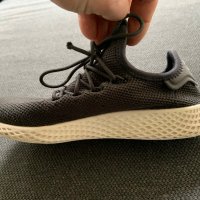 Adidas Pharrell Williams 34, снимка 1 - Детски обувки - 28296457