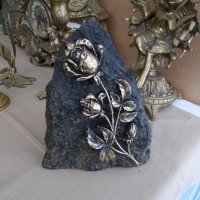 Бутикова Статуетка "Каменната роза ", снимка 1 - Статуетки - 33556195