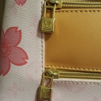 Красива и практична чанта, снимка 8 - Чанти - 38475948