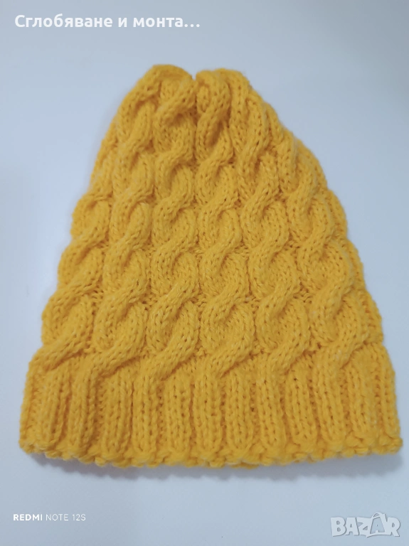 Ръчно плетена дамска шапка, снимка 1