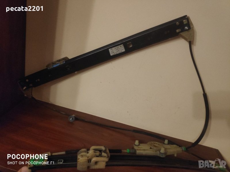 Продавам -- оригинален преден ляв стъклоповдигач за Ауди Кю7, снимка 1