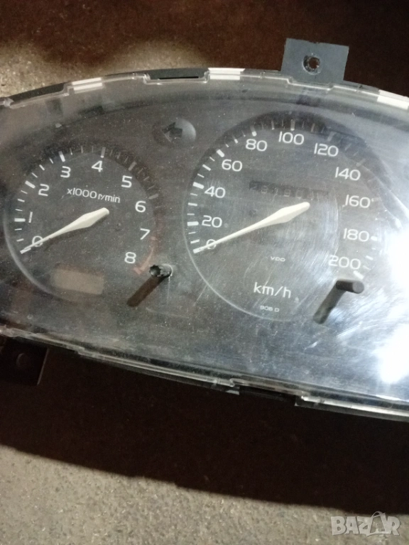 Табло Нисан микра , снимка 1