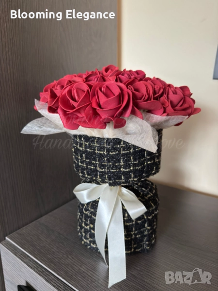 Вечен букет от 35 рози в опаковка от букле, снимка 1