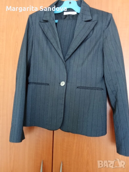 продавам дамски костюм от две части панталон и сако.  , снимка 1