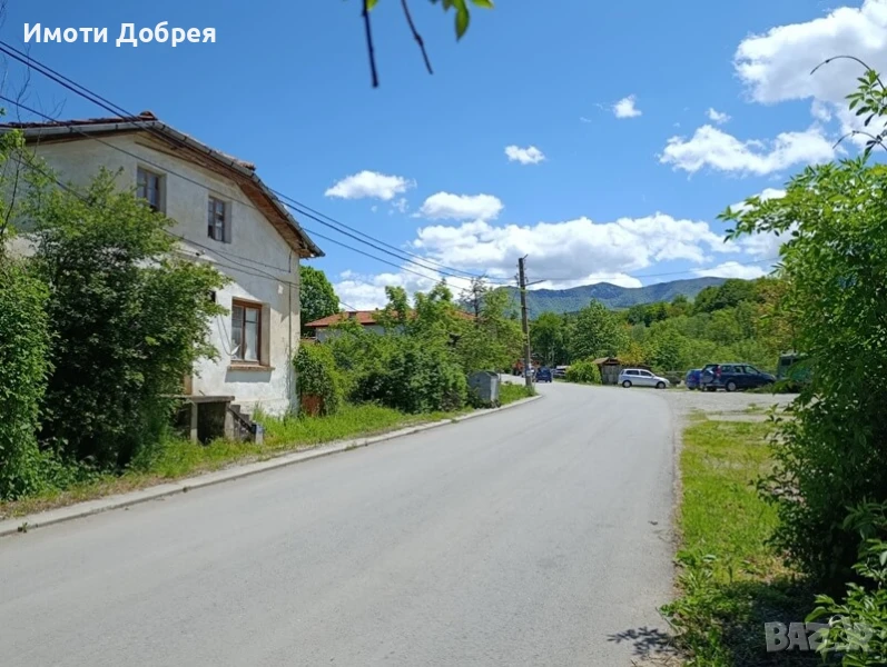 Парцел с къща и панорамна гледка в гр. Априлци, снимка 1