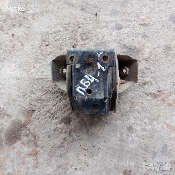 Тампон Мотор Десен За Фолксваген Пасат Б3 - Б4 1.8Ми / VW Passat B3 - B4 1.8Mi, снимка 1