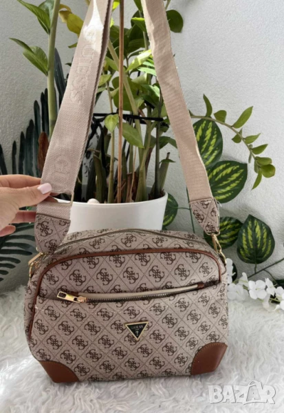 Дамска чанта GUESS , снимка 1