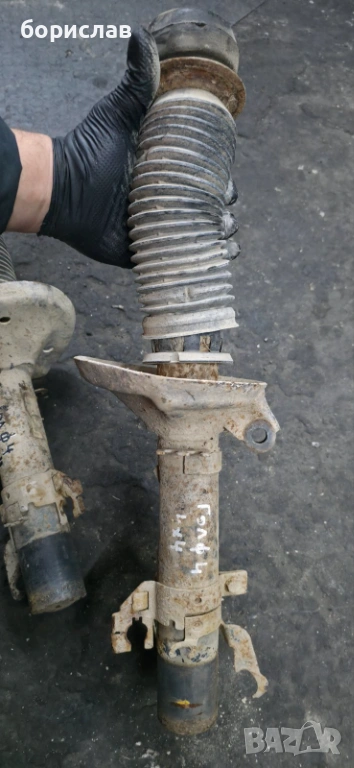 Преден амортисьор за Фолксваген голф 4 , снимка 1