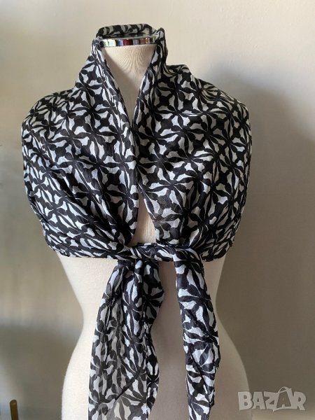 Копринен шал, Linca Lykke в черно и бяло, снимка 1