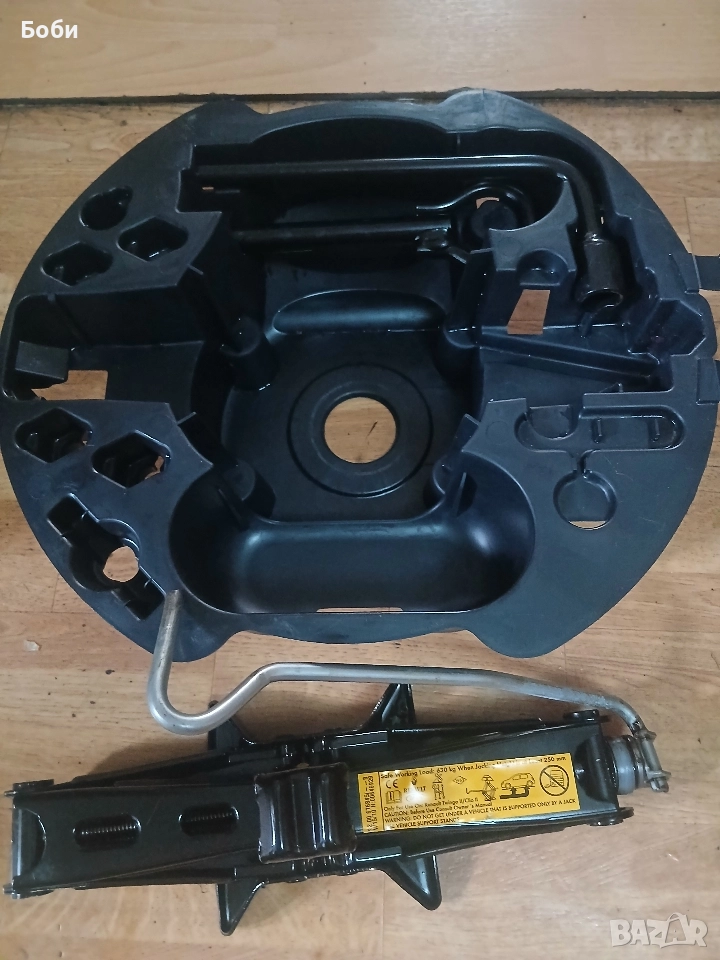 Органайзер с инструменти дачия рено нов, снимка 1