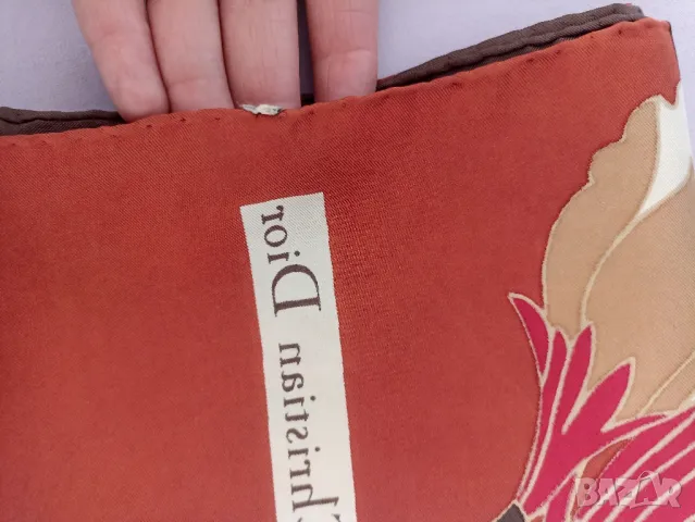 Дамски шал   Christian Dior, снимка 9 - Шалове - 50108318