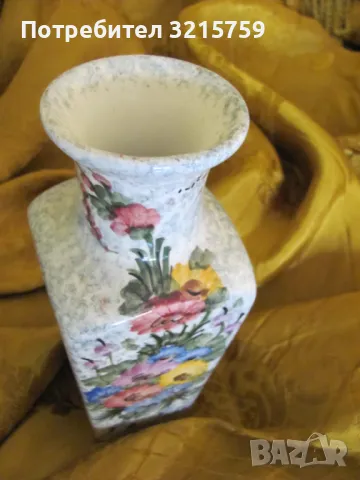 Авторска порцеланова ваза ,ръчно рисувана, подпис, снимка 7 - Вази - 49315212
