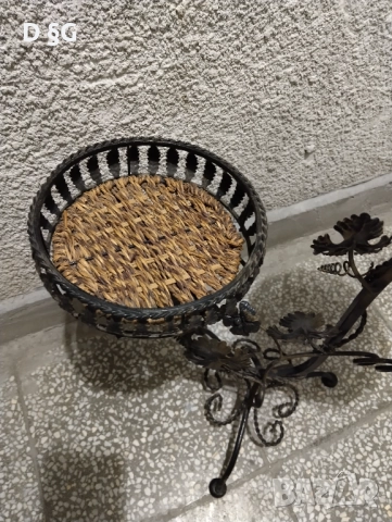 Цветарник ковано желязо, снимка 7 - Саксии и кашпи - 52670839