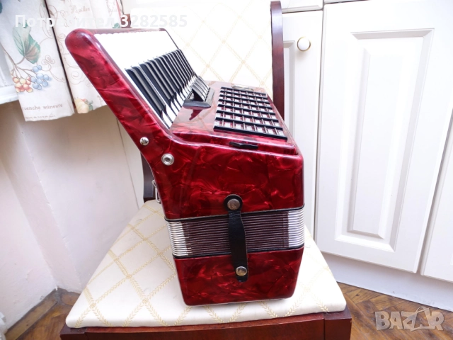 Акордеон Велтмайстер Стела 60 баса, снимка 6 - Акордеони - 52321999