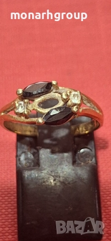 Златен пръстен /липсва камък/