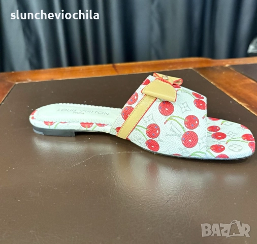 Louis Vuitton Vintage Beach Shoes, снимка 2 - Чехли - 51615871