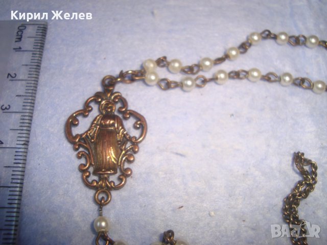 КРАСИВА МЕСИНГОВА ОГЪРЛИЦА с КРЪСТЧЕ РЕЛИГИОЗНО КОЛИЕ ТИП КАТОЛИЧЕСКА БРОЕНИЦА с ПЕРЛИЧКИ 20833, снимка 4 - Колиета, медальони, синджири - 36974293
