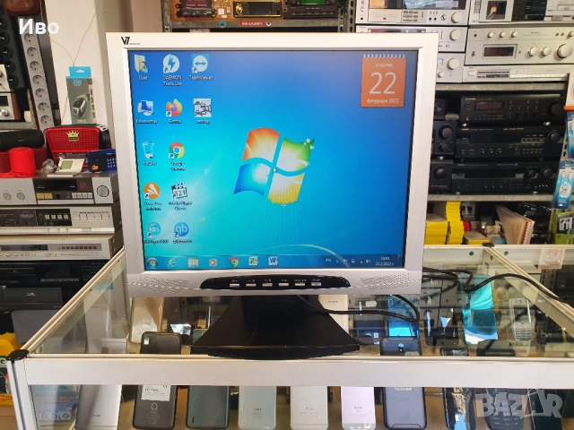 19" монитор Videoseven L19PS Има вградени тонколони. В отлично техническо и визуално състояние.