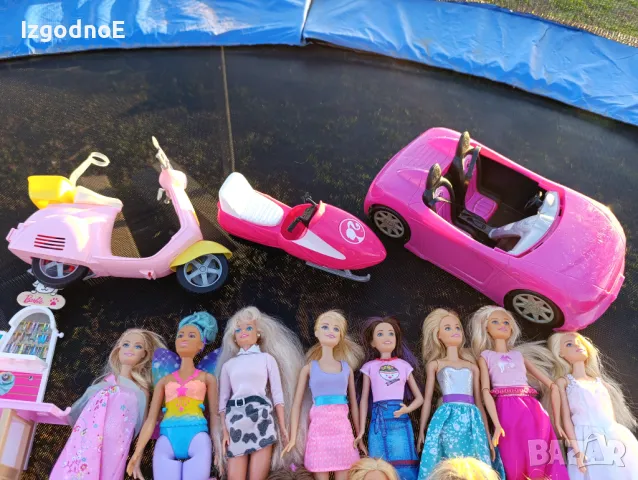 Огромен лот Mattel - Barbie кукли, кухня, кола, мотор, снимка 6 - Кукли - 48837325