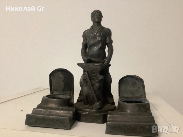 Мастилница времената на социализма отлично състояние  метална сплав