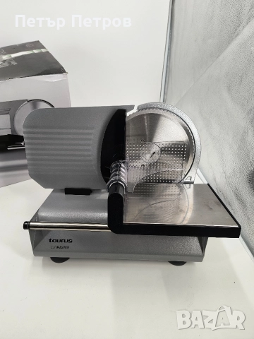Чисто нова колбасорезачка TAURUS CUT MASTER Мощност: 150 W 19 см