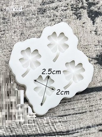 4 малки детелини детелинки детелина силиконов молд форма фондан декор торта, снимка 2 - Форми - 37180427